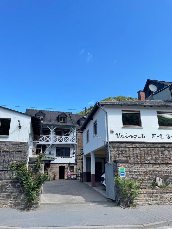 Hotel Altes Weingut Bröhl Hatzenport Exterior foto