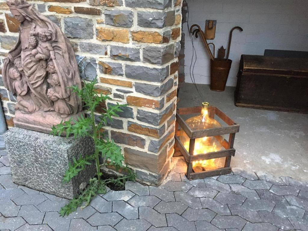 Hotel Altes Weingut Bröhl Hatzenport Exterior foto