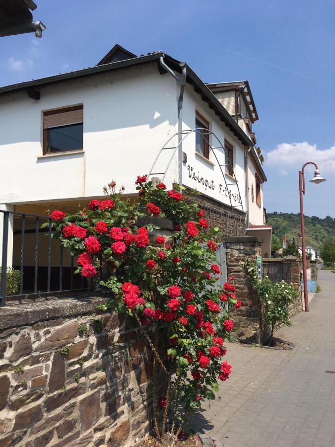 Hotel Altes Weingut Bröhl Hatzenport Exterior foto